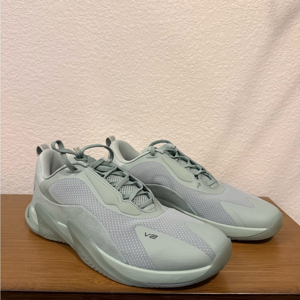 R.A.D one v2 men’s size 13.